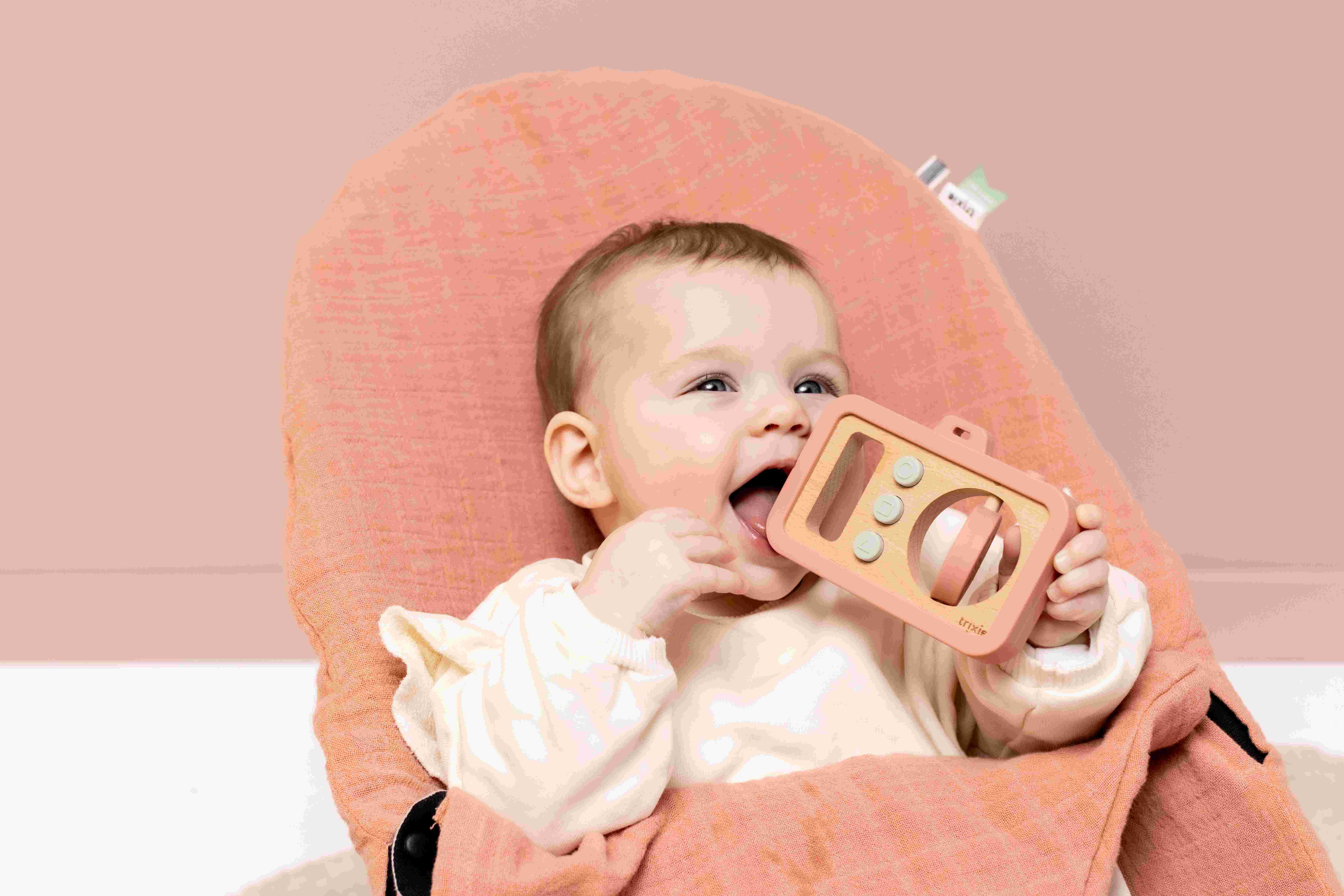 Houten baby camera met siliconen - Mrs. Cat